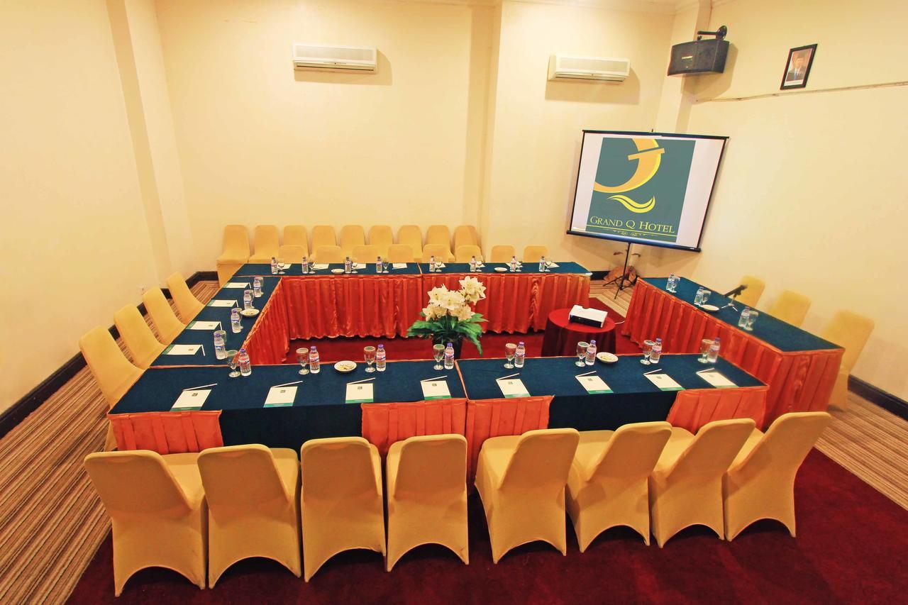 Hotel Grand Q Gorontalo Luaran gambar