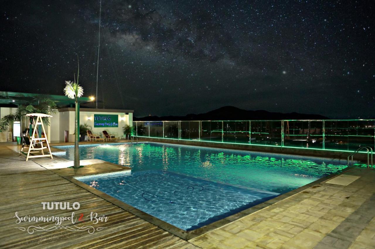Hotel Grand Q Gorontalo Luaran gambar